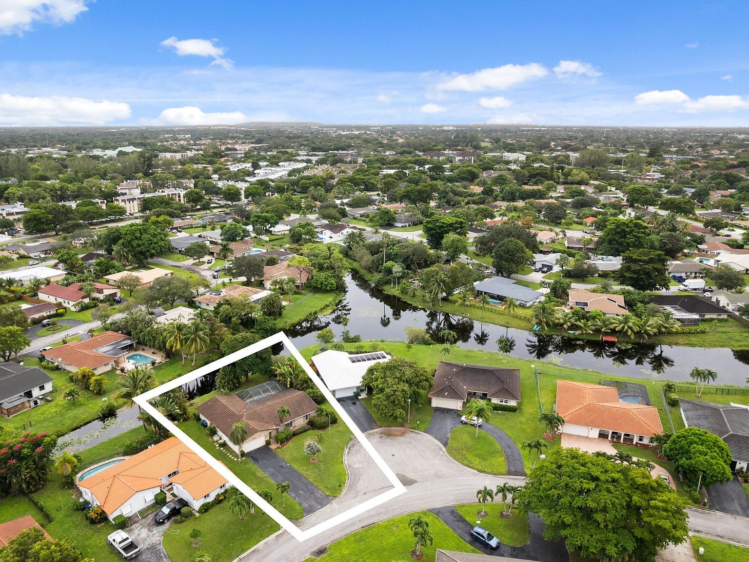 8675 NW 28th Dr Coral Springs, FL 33065 - Thumbnail 4