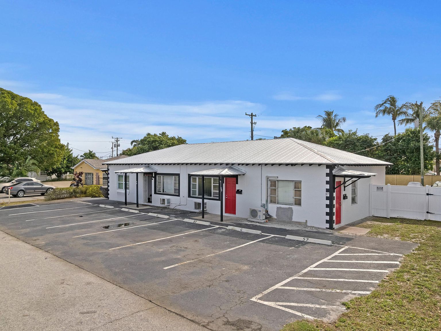 49 W 27th St Riviera Beach, FL 33404 - Thumbnail 4