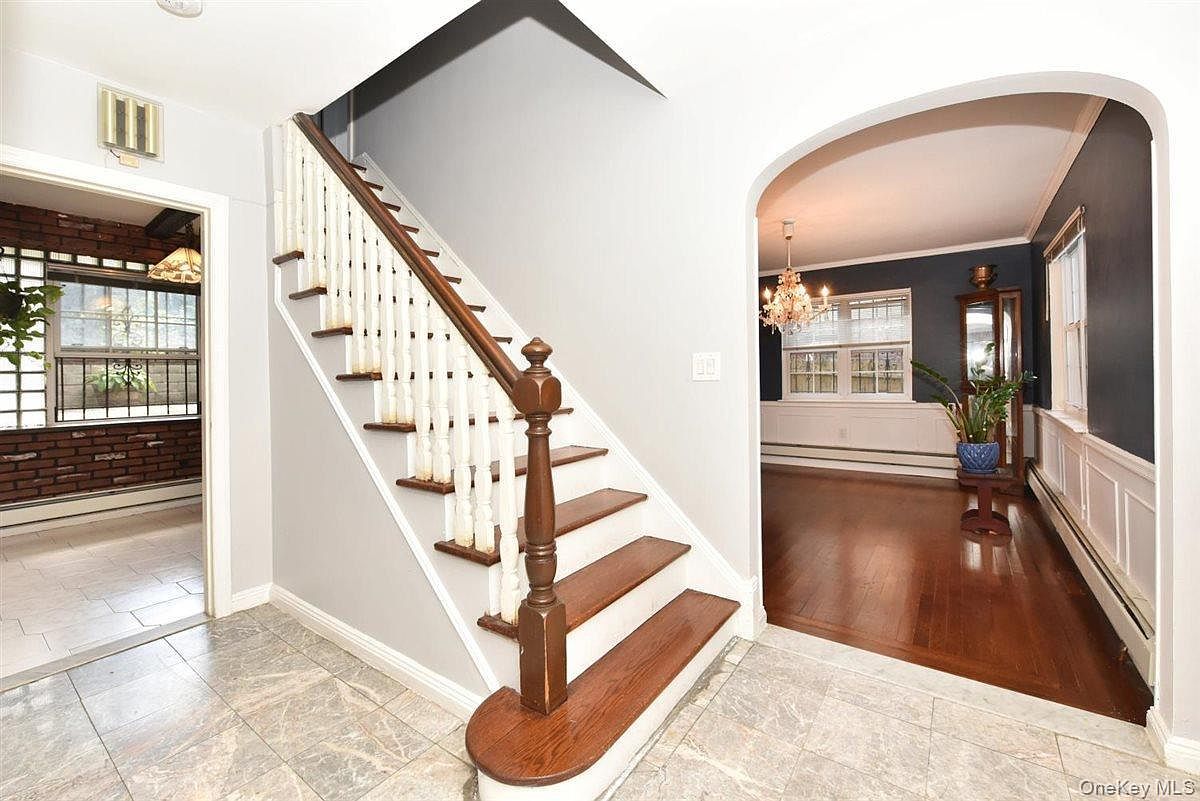 13930 Coolidge Ave Jamaica, NY 11435 - Thumbnail 4