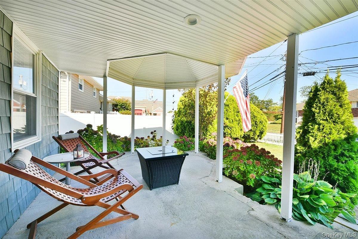 3 Berryhill Ln Bethpage, NY 11714 - Thumbnail 4