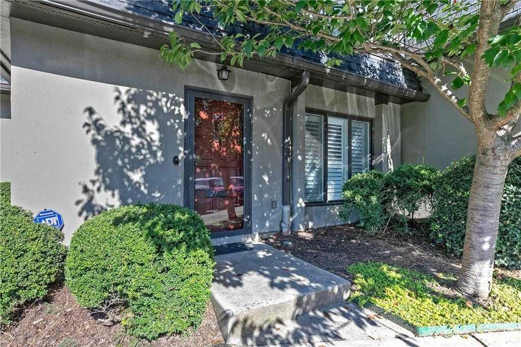 5 Ivy Trail Northeast, Atlanta, GA, USA, 30342 | Condominium