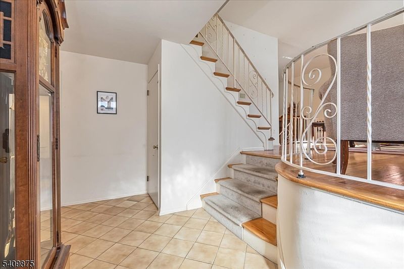 29 Manitou Cir Westfield, NJ 07090 - Thumbnail 4