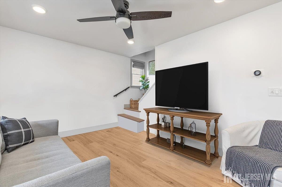 93 Inwood Ave Colonia, NJ 07067 - Thumbnail 4