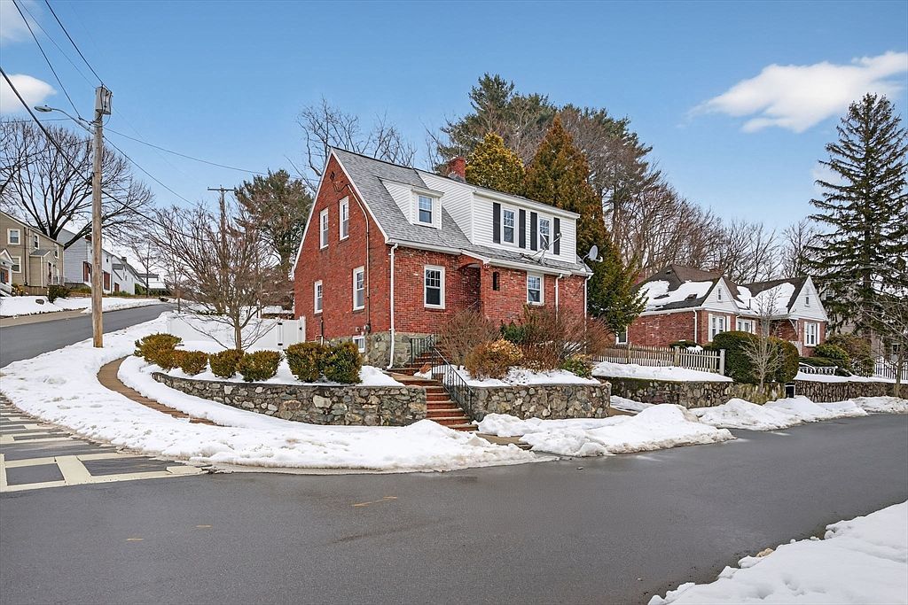 124 Floral Ave Malden, MA 02148 - Thumbnail 4