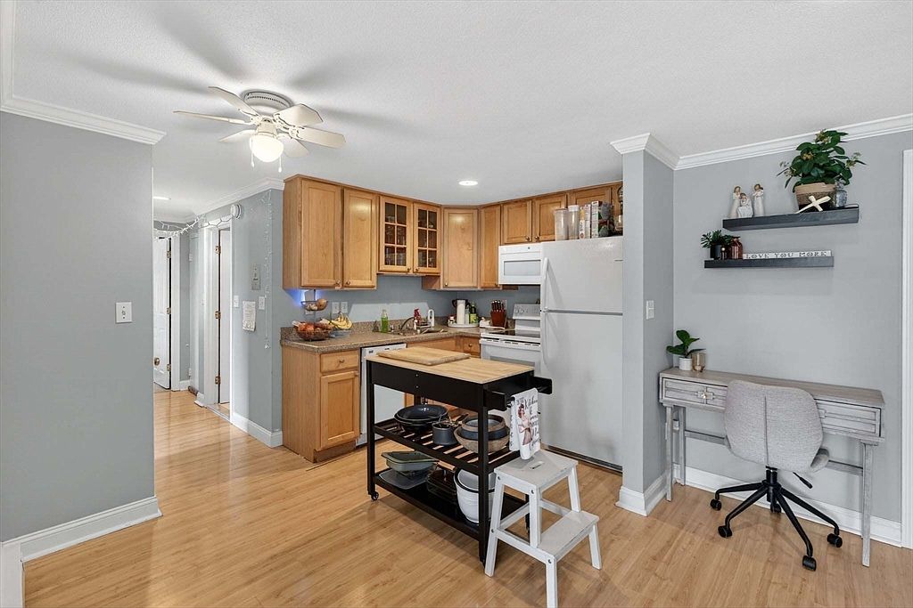 588 Main St APT 3D Stoneham, MA 02180 - Thumbnail 4