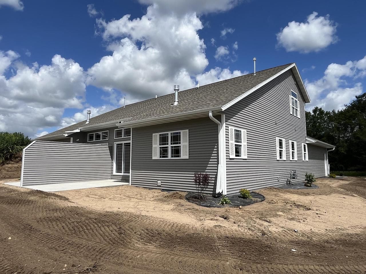 1363 Legion Cir West Bend, WI 53090 - Thumbnail 4