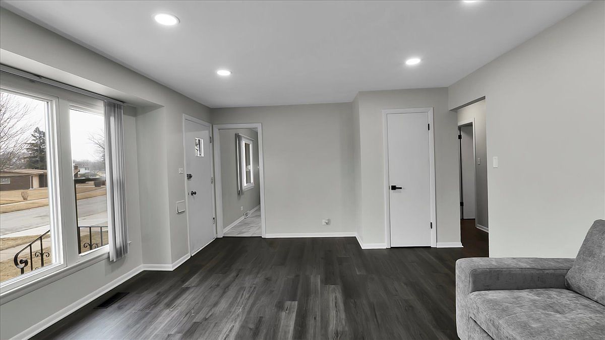 406 N Park Dr Glenwood, IL 60425 - Thumbnail 4