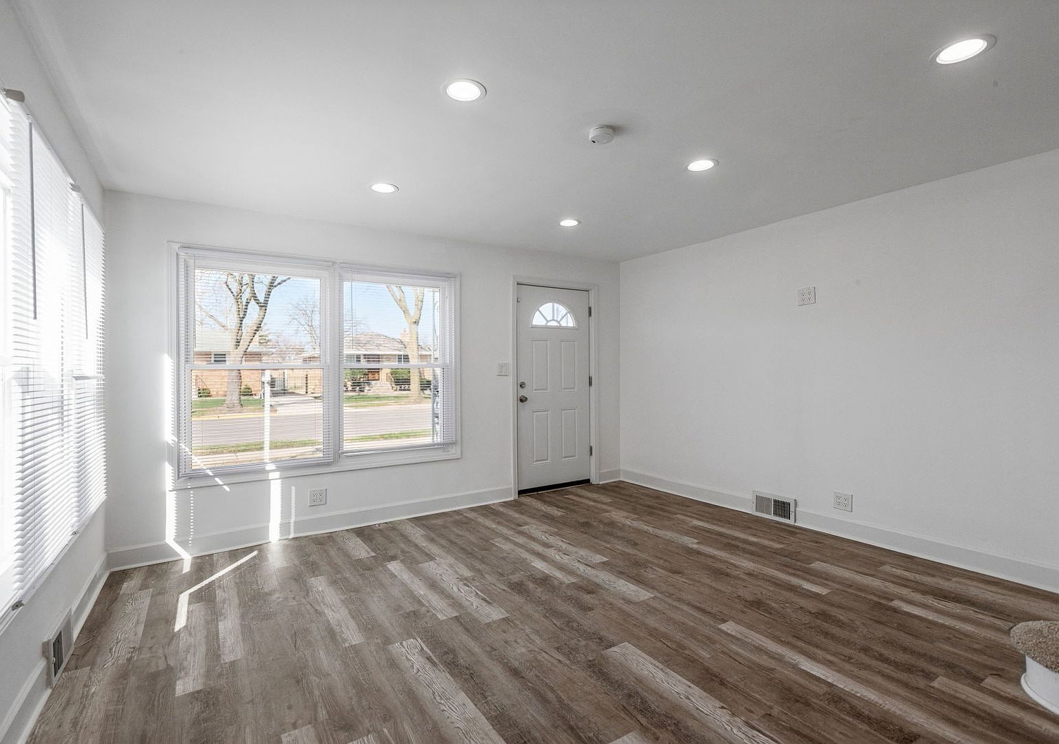 519 Bellwood Ave Bellwood, IL 60104 - Thumbnail 4