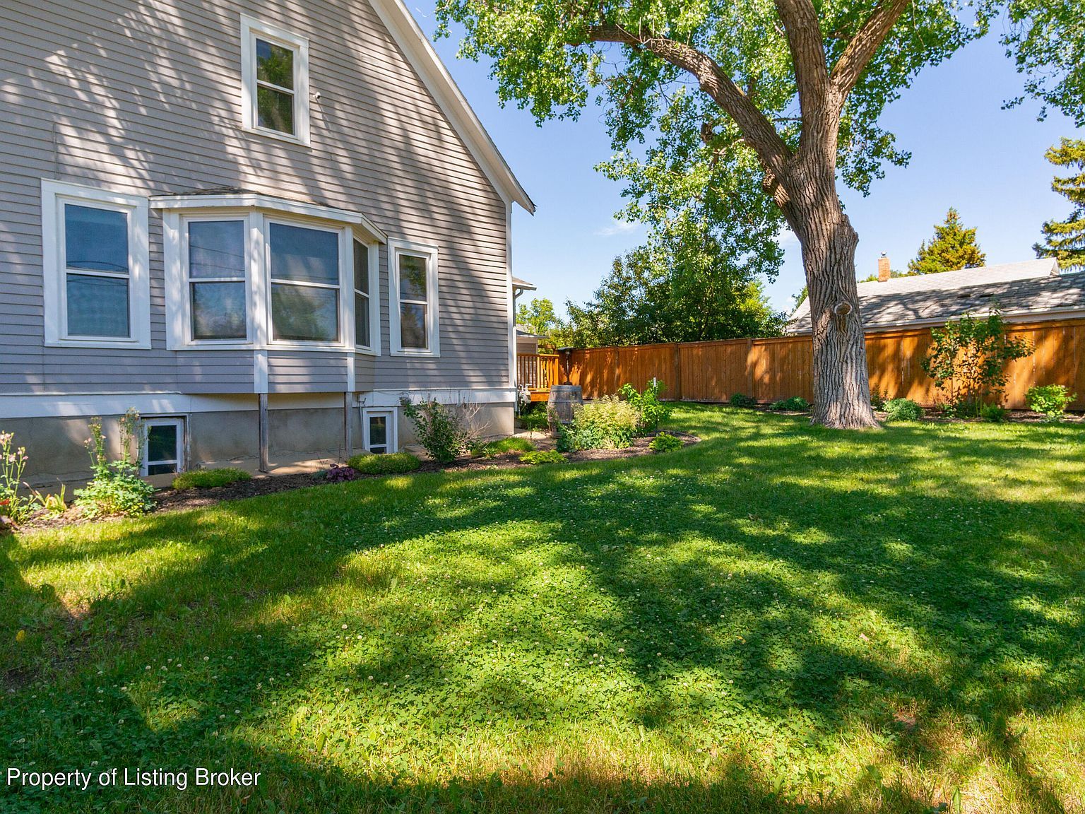 108 6th Ave E Dickinson, ND 58601 - Thumbnail 4