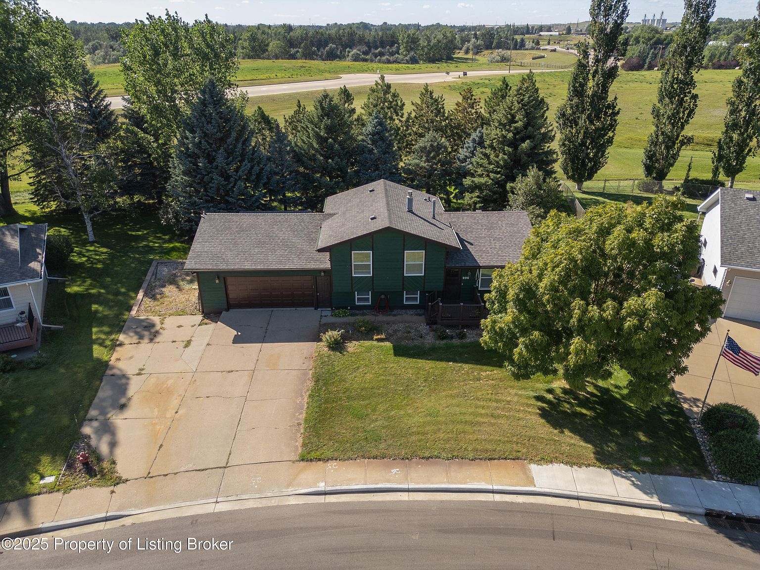 996 Heart Dr Dickinson, ND 58601 - Thumbnail 4