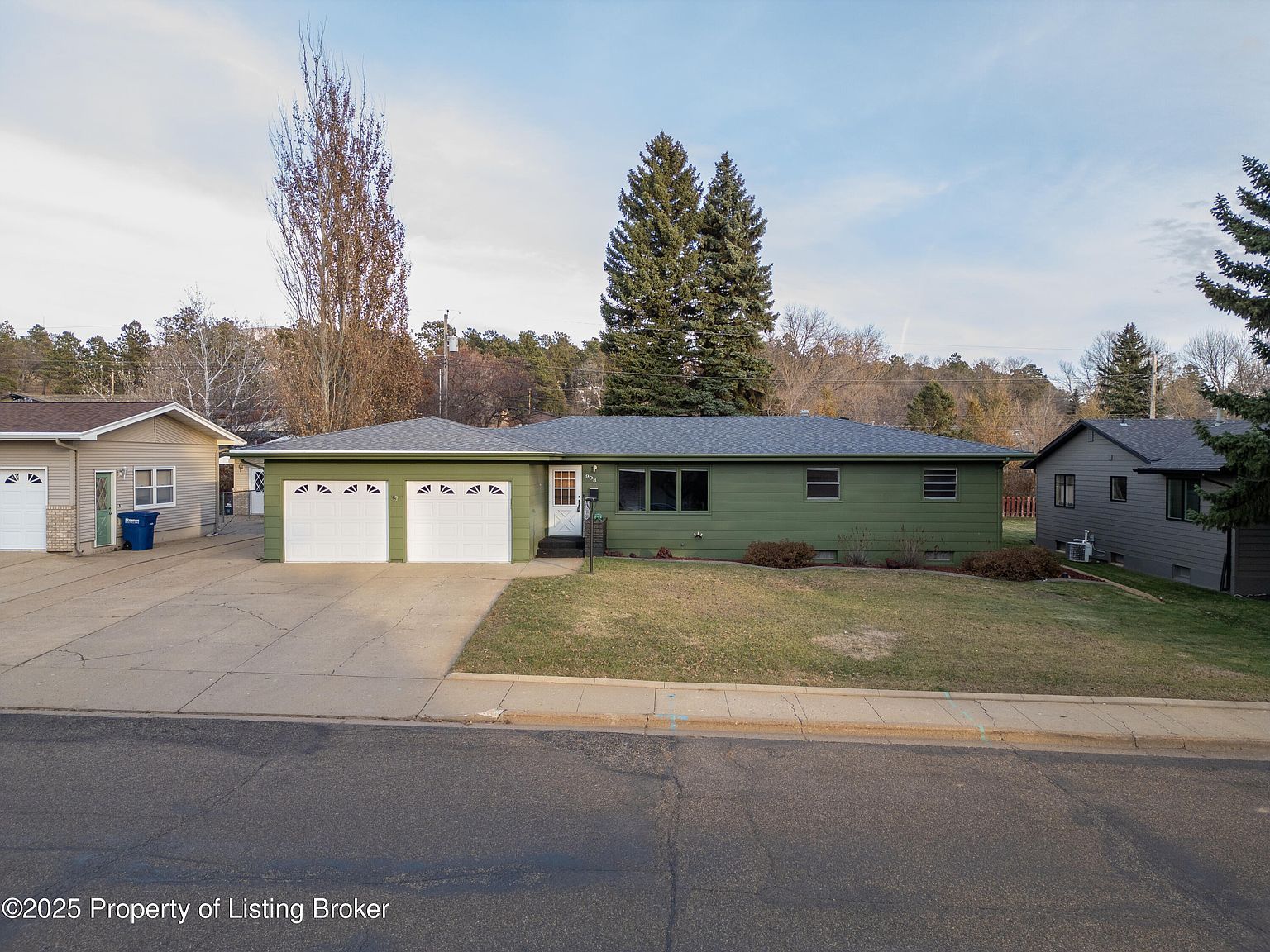 908 8th Ave W Dickinson, ND 58601 - Thumbnail 4