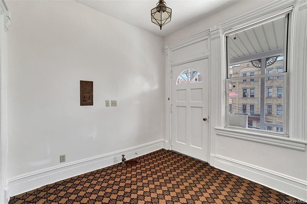 57 Saratoga Ave Yonkers, NY 10705 - Thumbnail 4