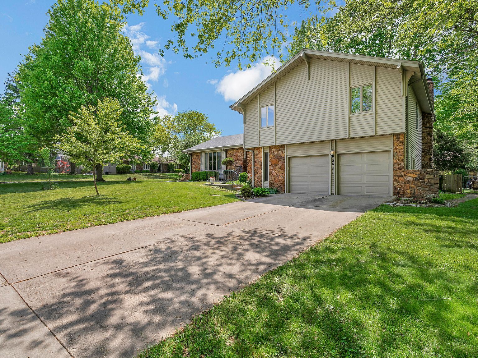 2941 S Versailles Ave Springfield, MO 65804 - Thumbnail 4