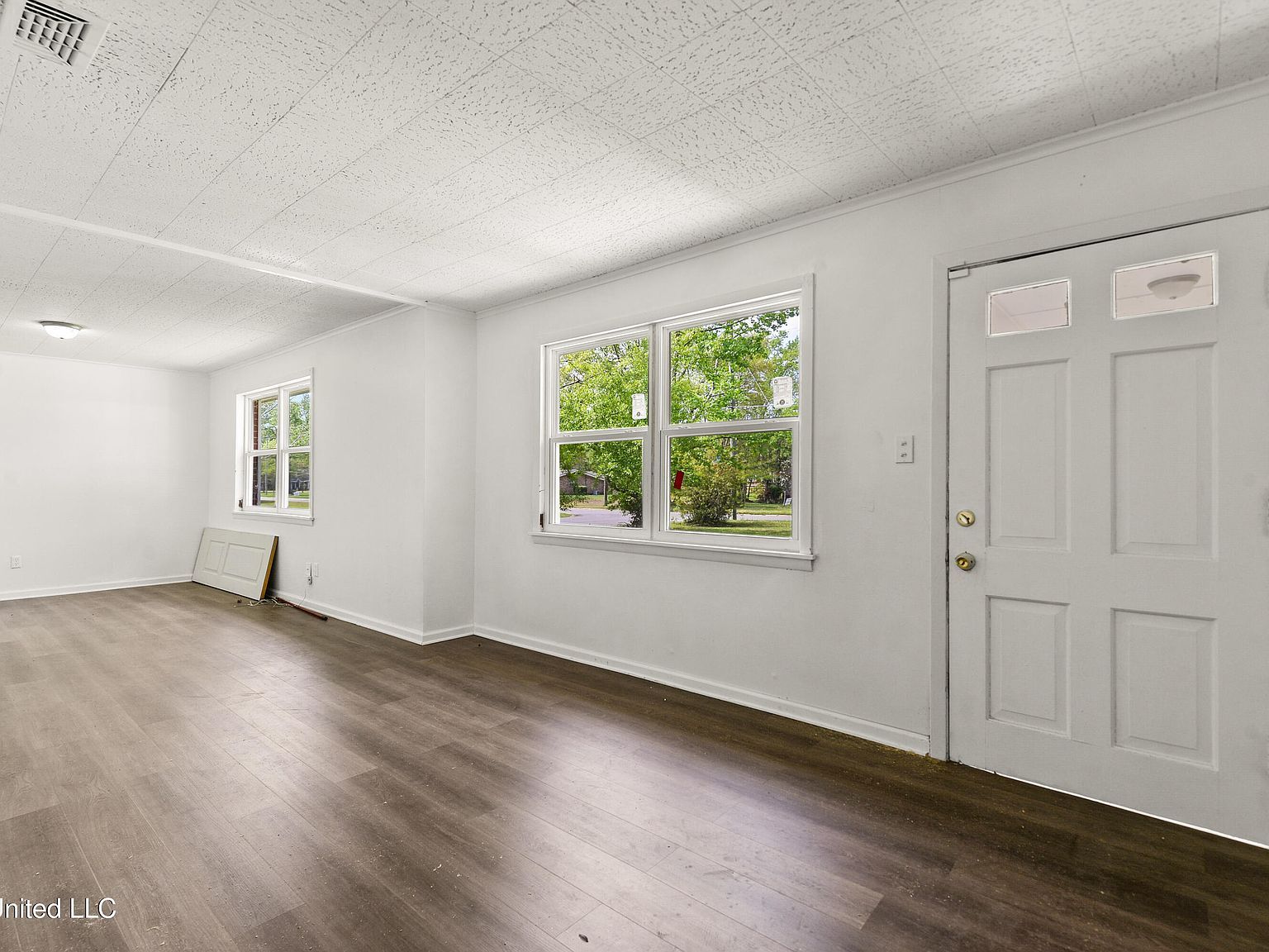 4330 Griffin St Moss Point, MS 39563 - Thumbnail 4