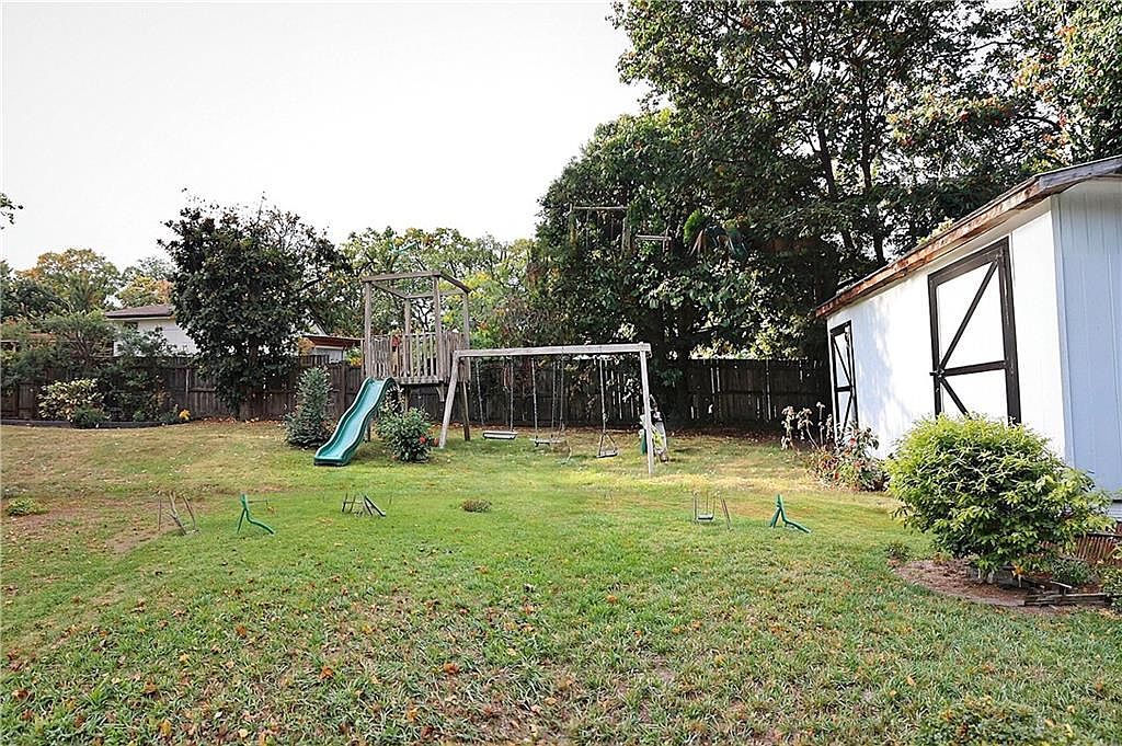 1033 Sandalwood Dr Lawrenceville, GA 30043 - Thumbnail 4