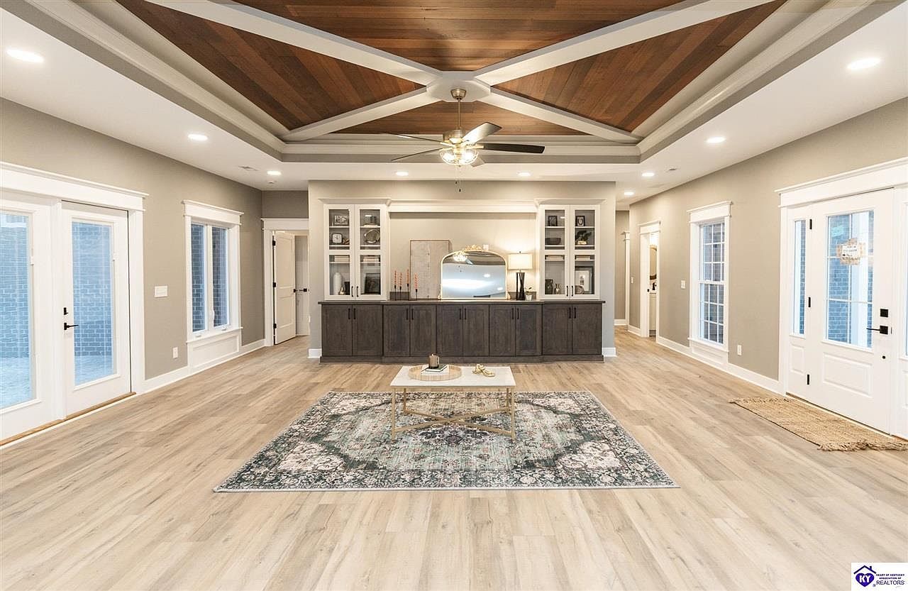 359 W Maple St Caneyville, KY 42721 - Thumbnail 4