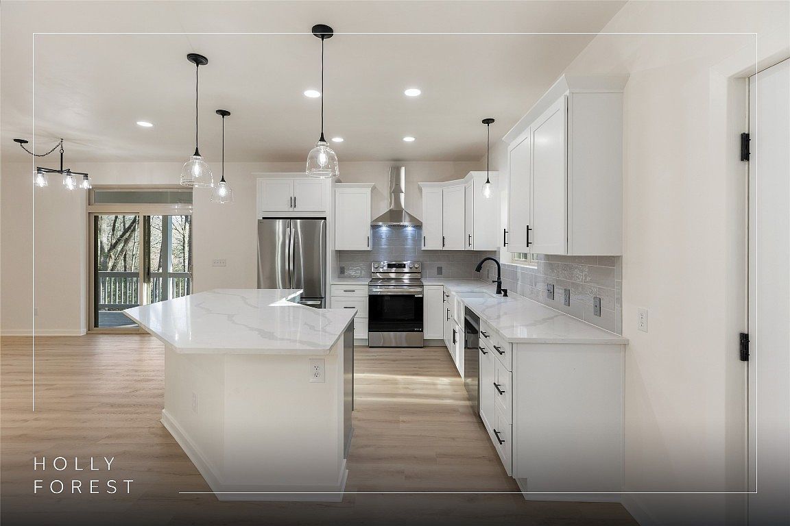 223 Sourwood Ct Sapphire, NC 28774 - Thumbnail 4