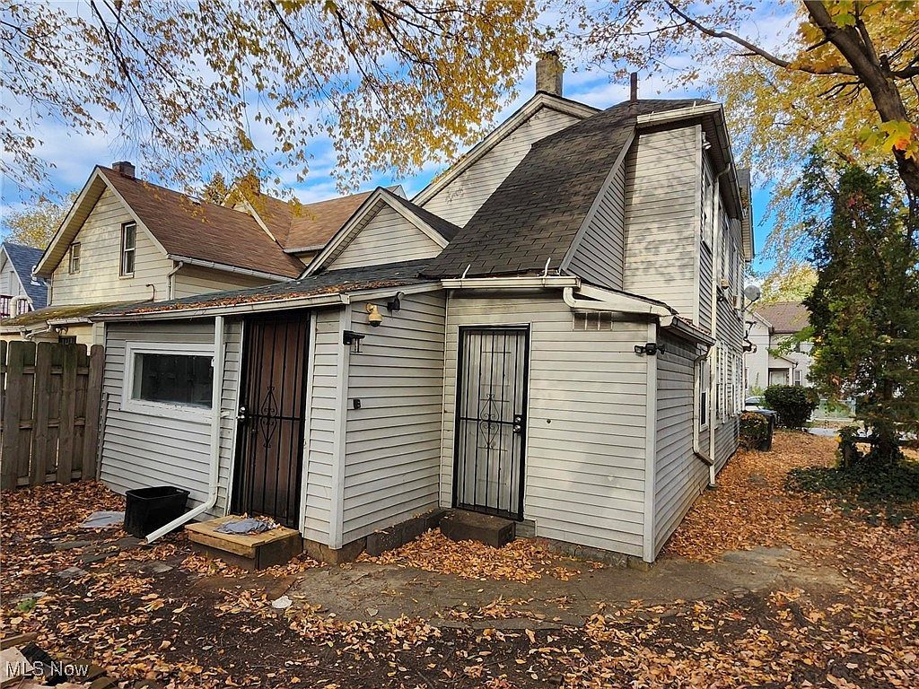 1432 E 52nd St Cleveland, OH 44103 - Thumbnail 4