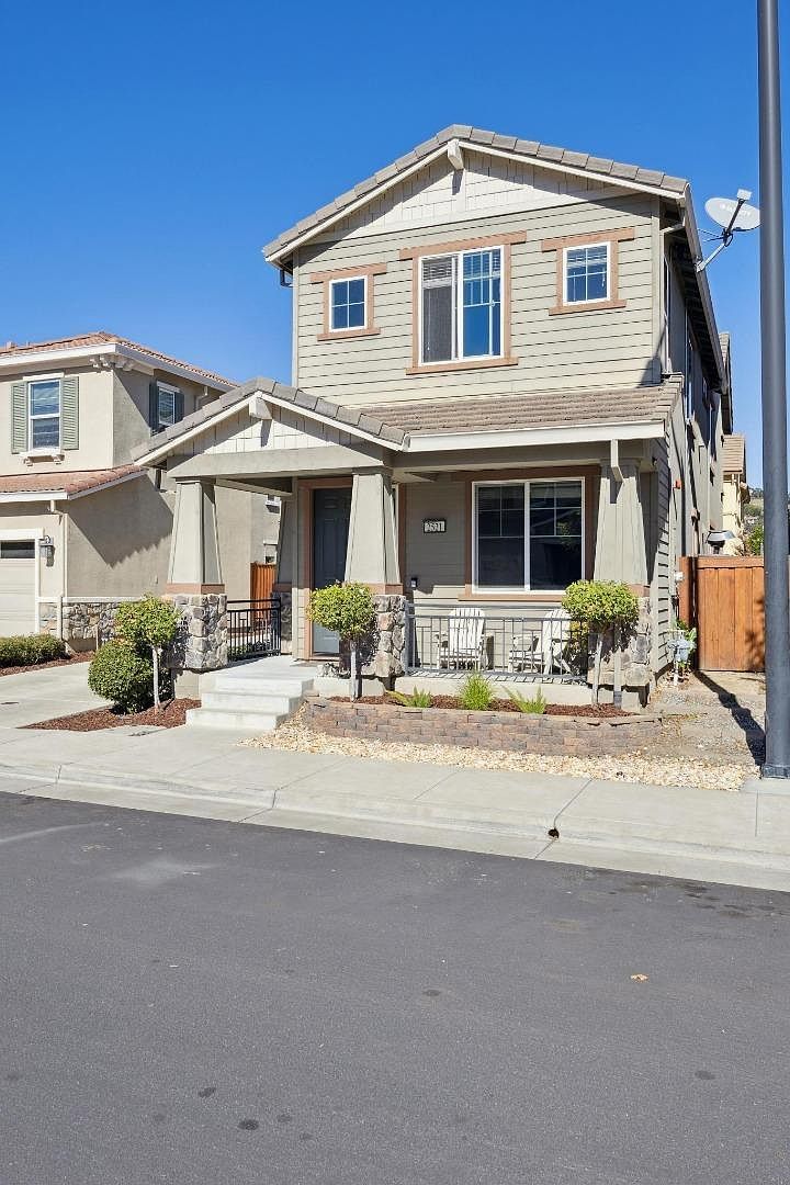 2521 Apricot Way Gilroy, CA 95020 - Thumbnail 4