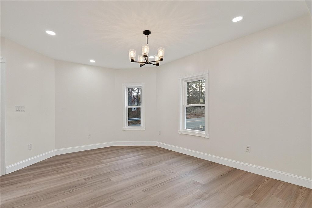 24 Railroad St Methuen, MA 01844 - Thumbnail 4