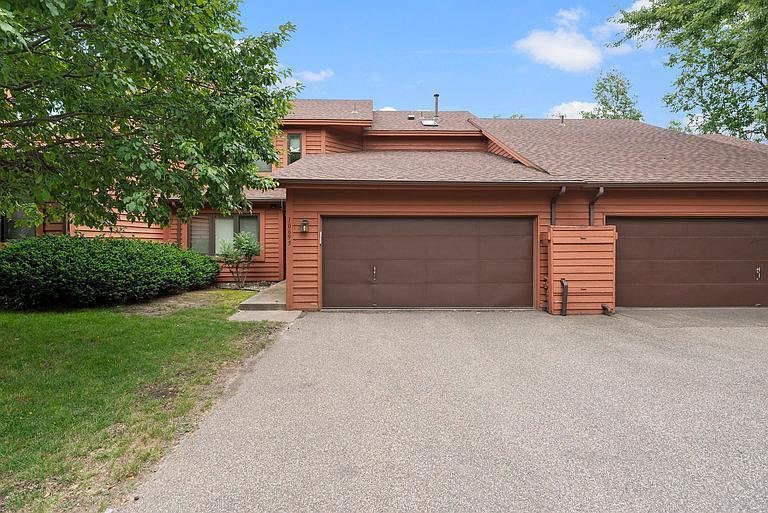 10695 53rd Ave N Plymouth, MN 55442 - Thumbnail 4