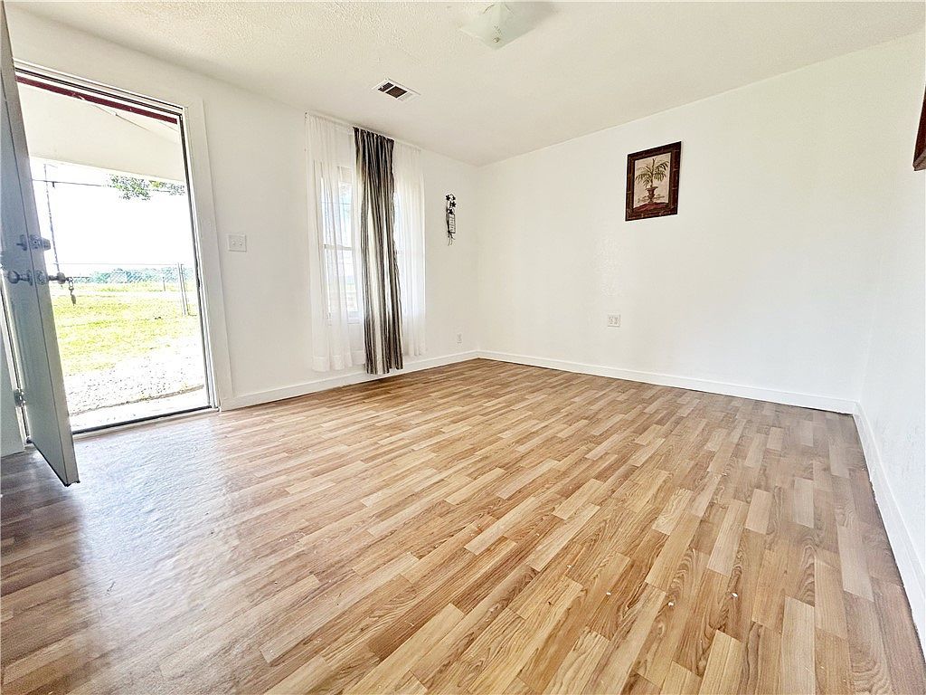 1368 E Main St Clarksville, AR 72830 - Thumbnail 4