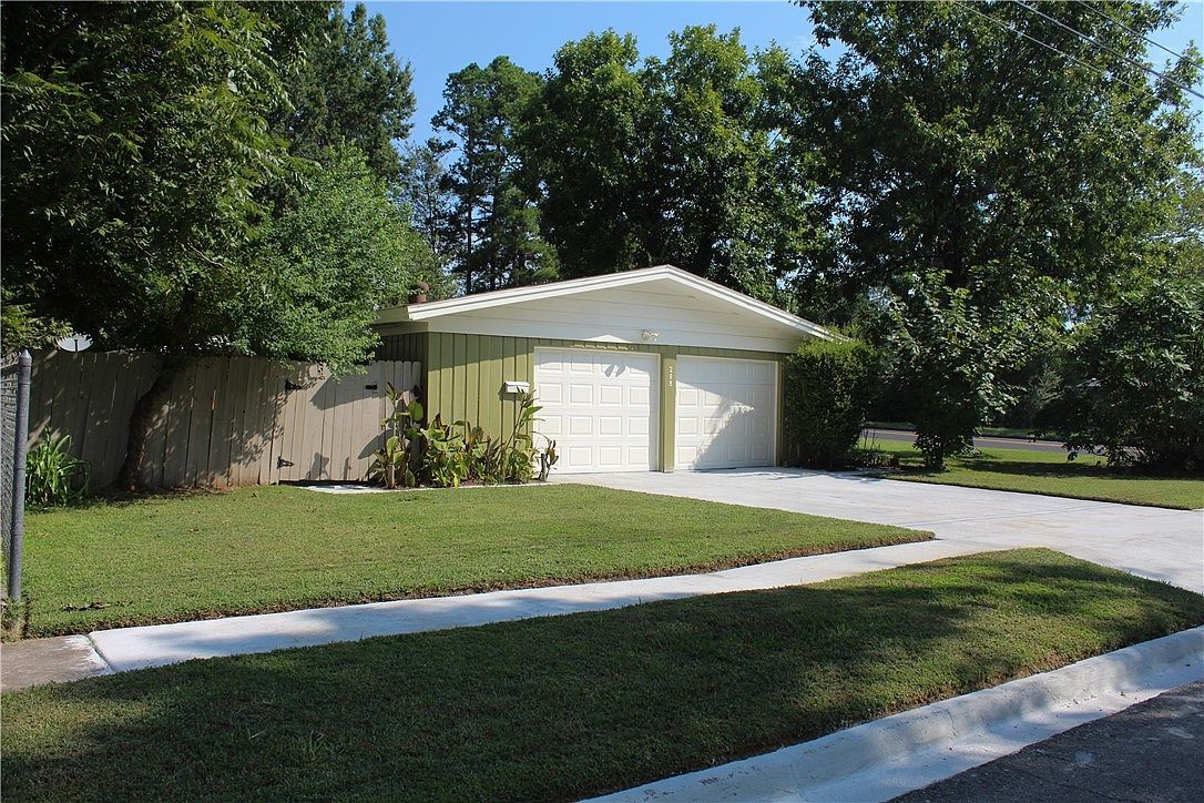 208 S Phoenix Ave Russellville, AR 72801 - Thumbnail 4