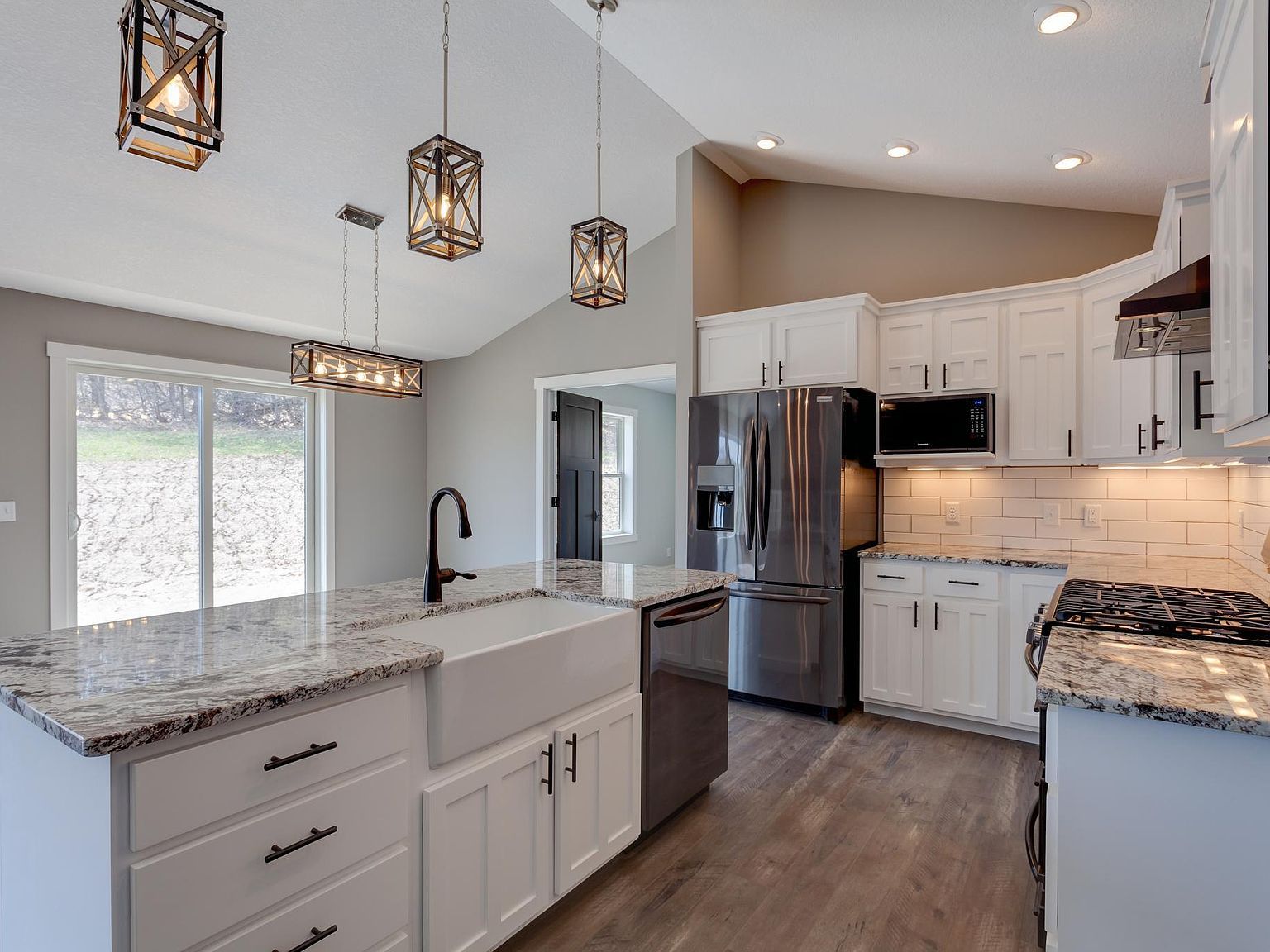 397 Candy Ln River Falls, WI 54022 - Thumbnail 4