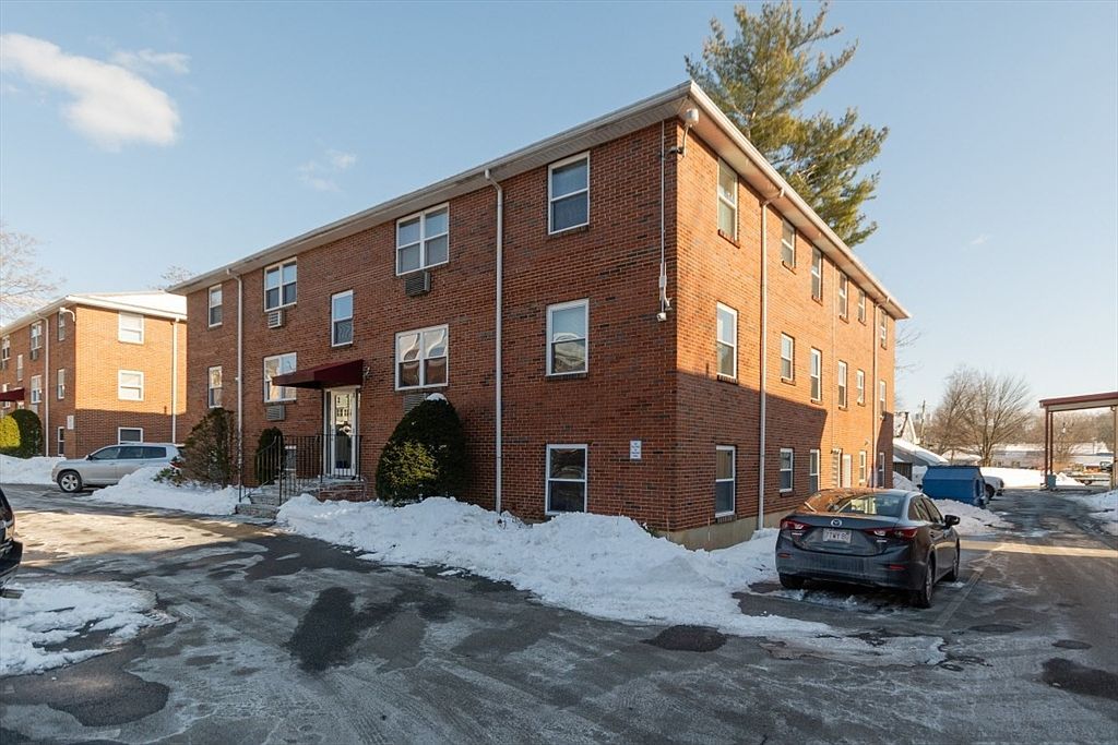 35 Montvale Ave APT 8 Woburn, MA 01801 - Thumbnail 4