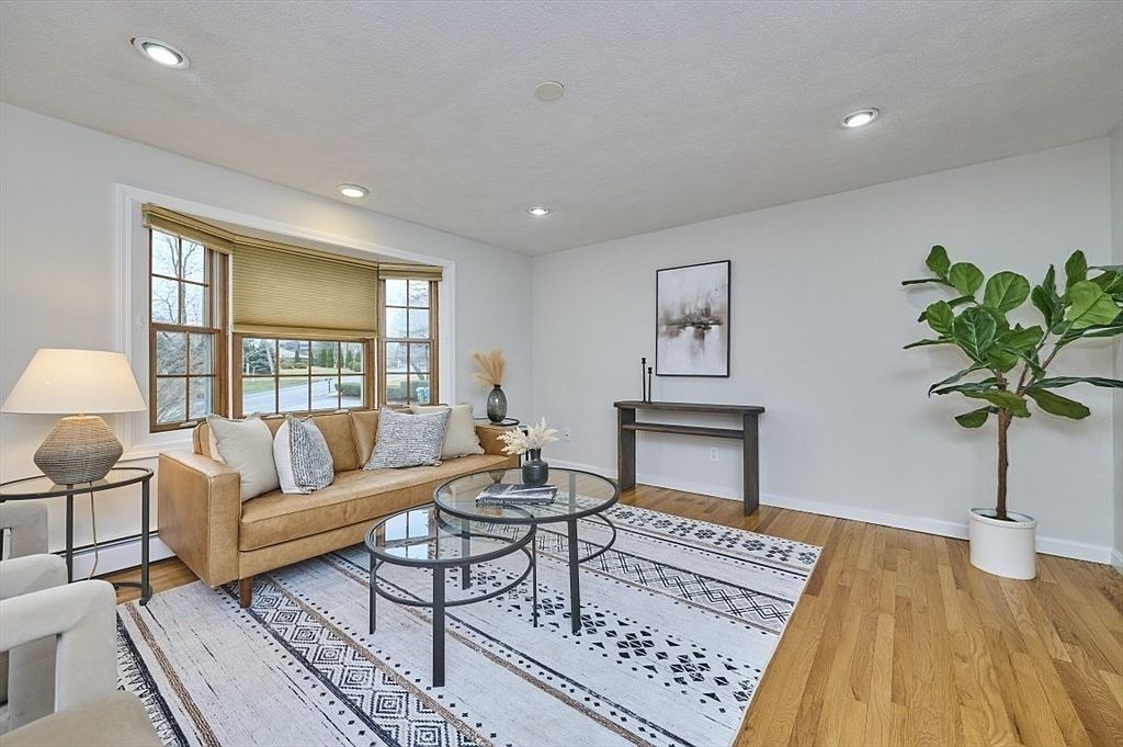 29 S Bedford St Burlington, MA 01803 - Thumbnail 4