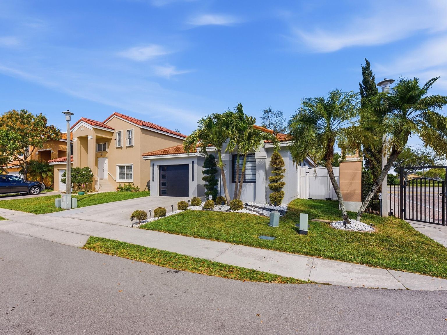 1902 Seville St Margate, FL 33063 - Thumbnail 4