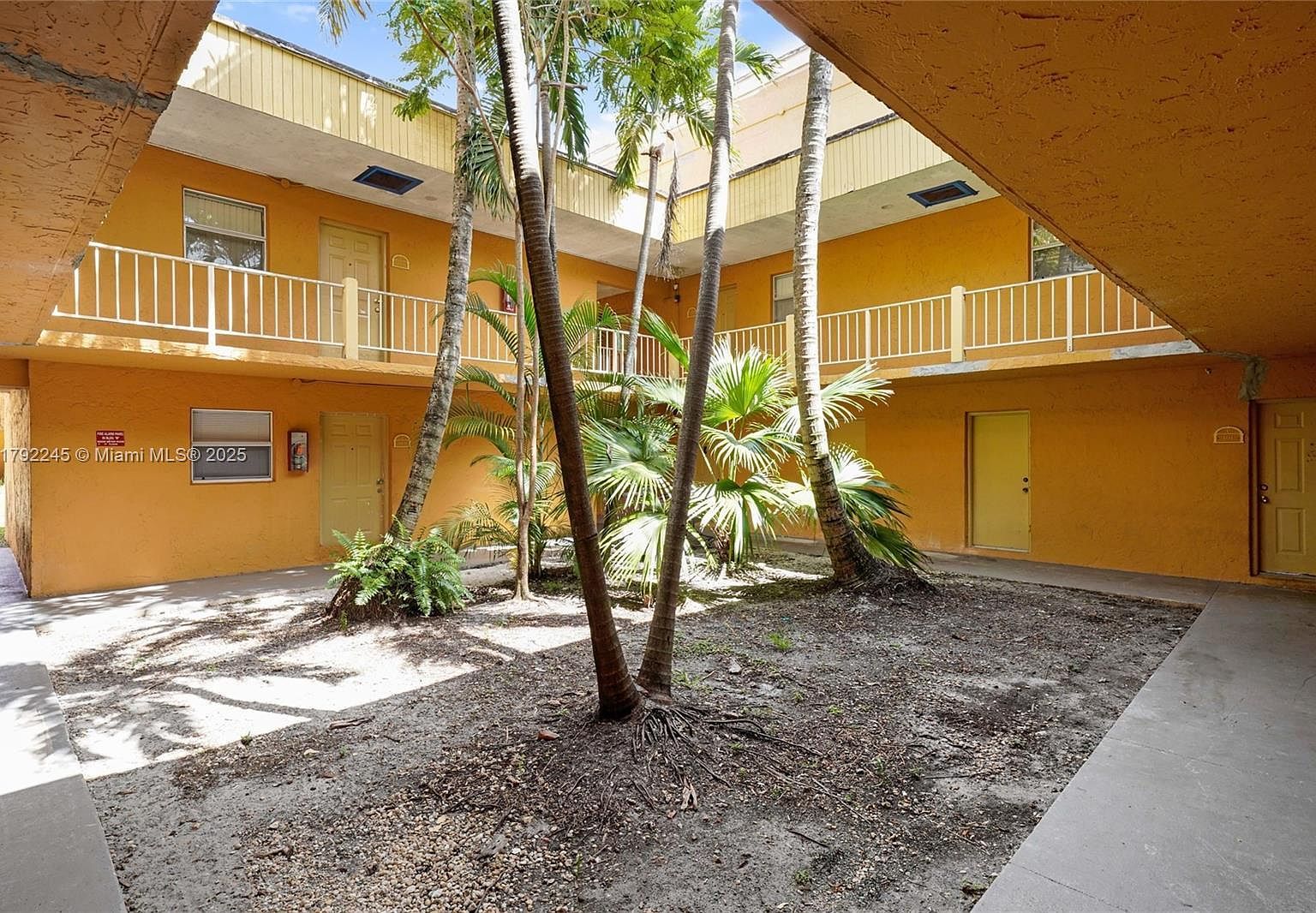 17911 NW 68th Ave APT P208 Hialeah, FL 33015 - Thumbnail 4