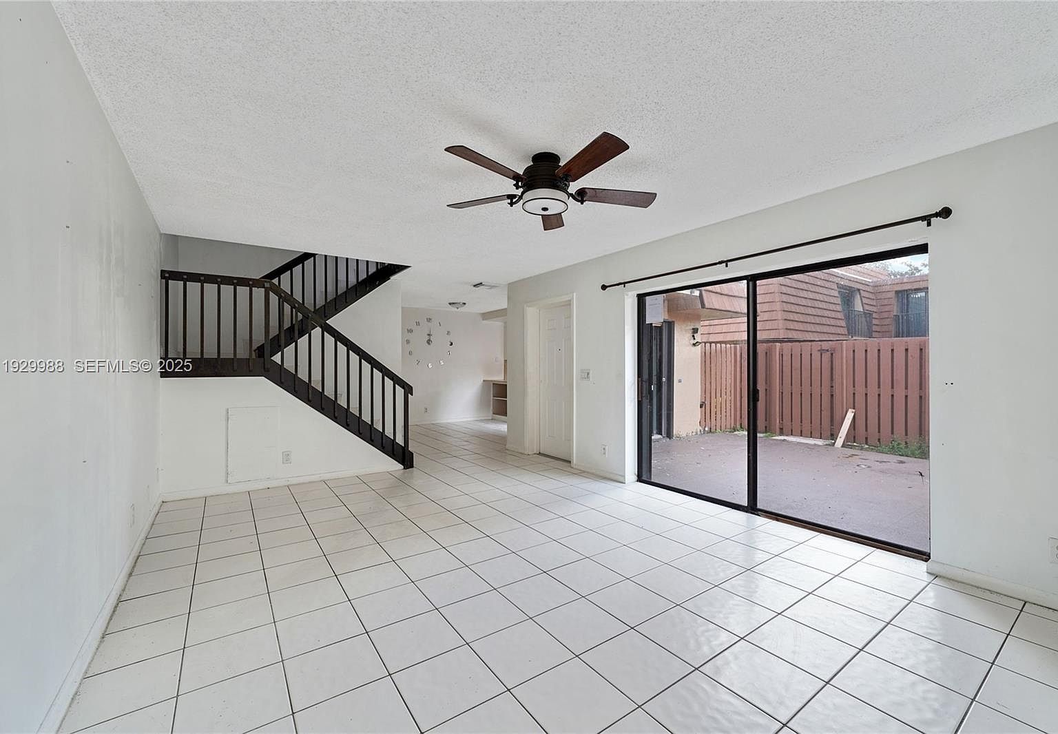 2565 Garden Ct Hollywood, FL 33026 - Thumbnail 4