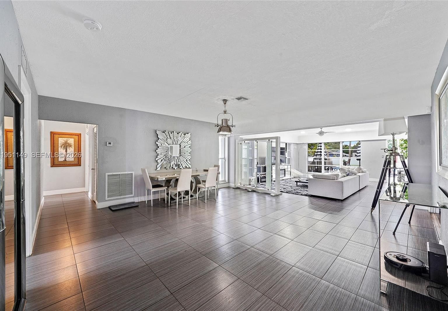 2534 Monroe St Hollywood, FL 33020 - Thumbnail 4