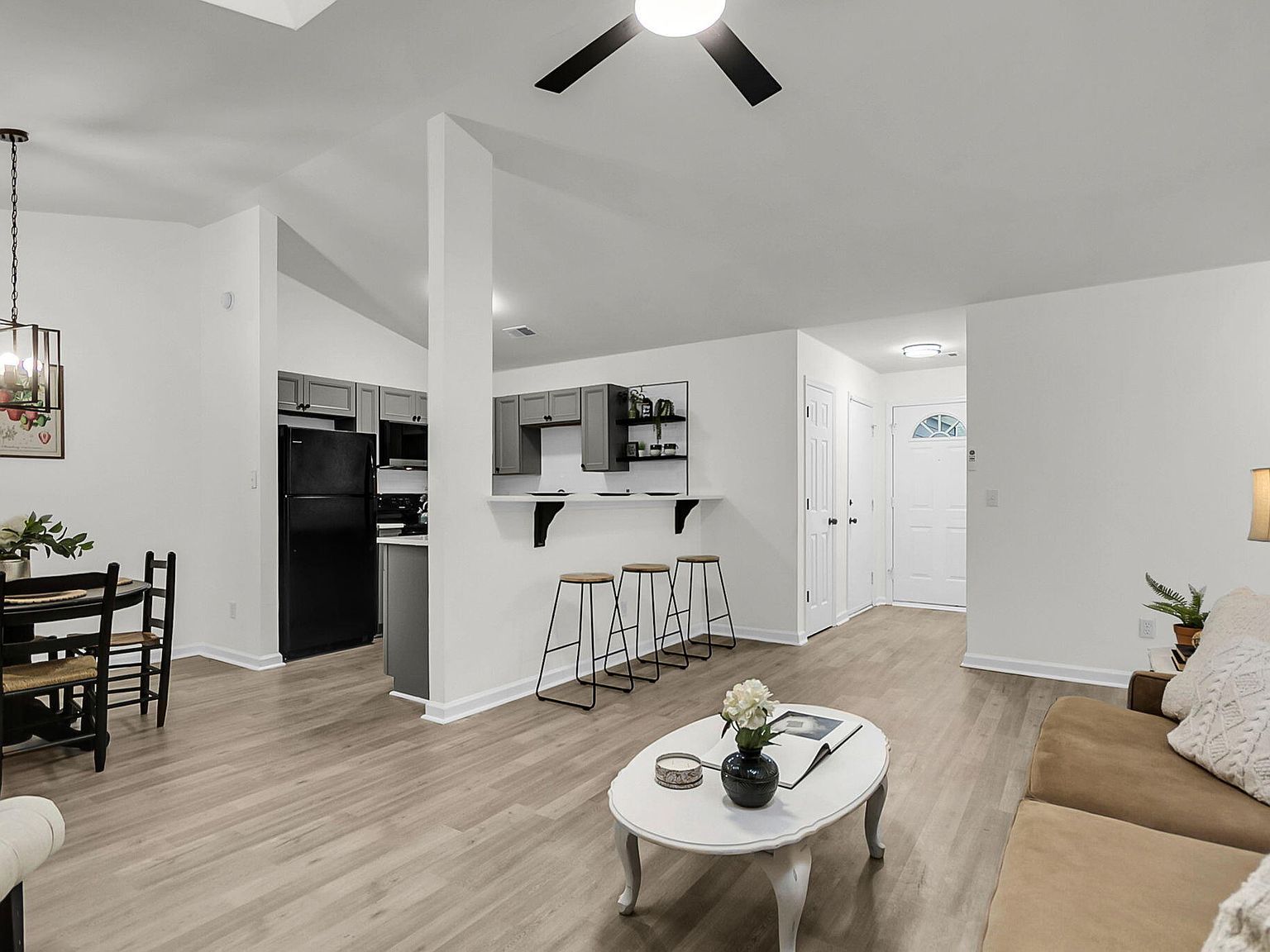 9870 Levenshall Dr Ladson, SC 29456 - Thumbnail 4