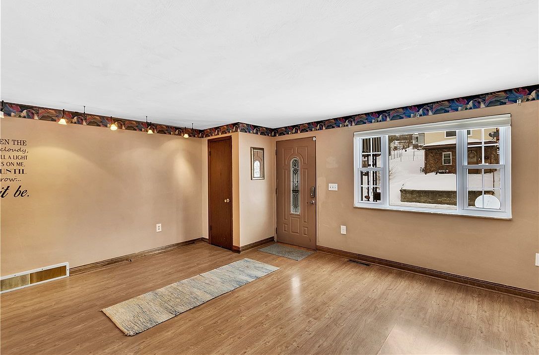 1264 8th Ave Natrona Heights, PA 15065 - Thumbnail 4