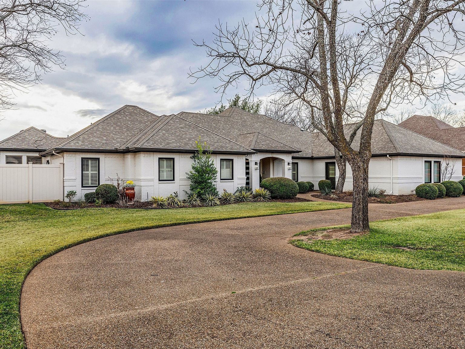 5605 Flagstick Dr Granbury, TX 76049 - Thumbnail 4