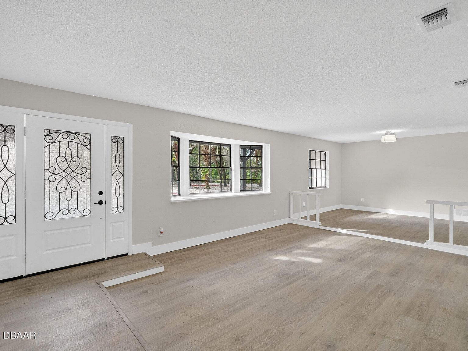 310 Country Circle Dr W Port Orange, FL 32128 - Thumbnail 4