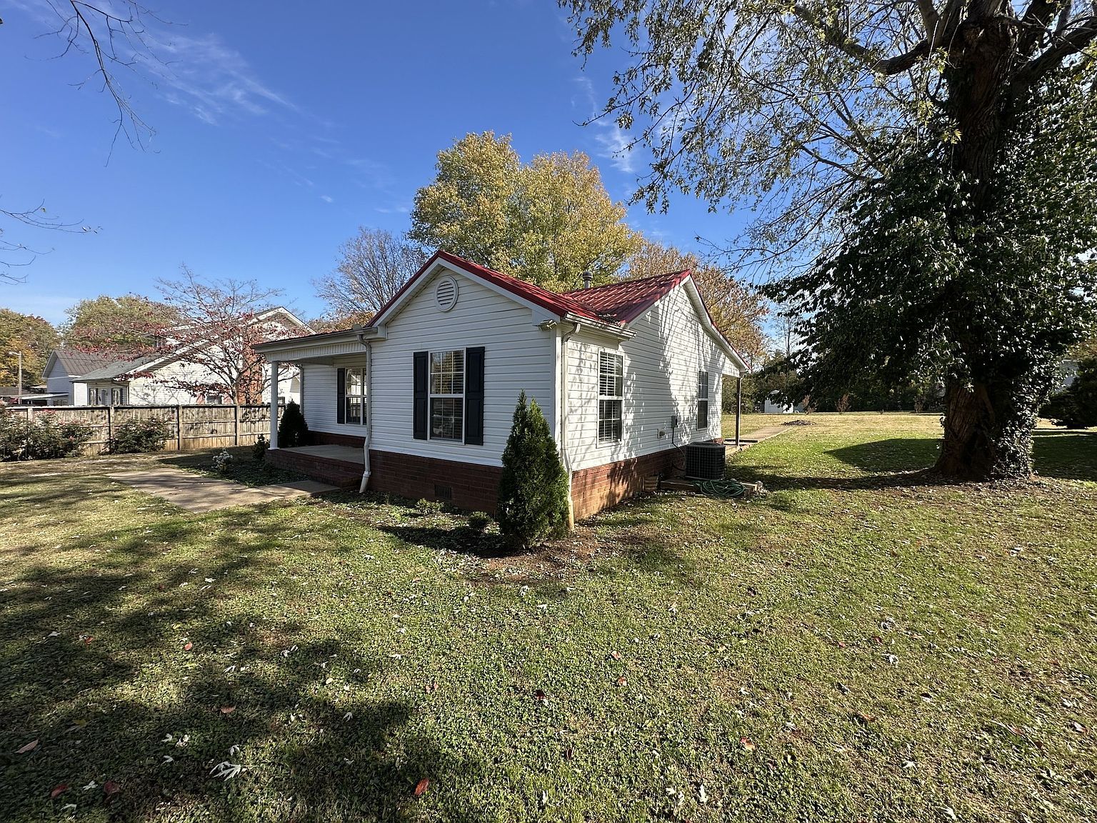 902 S Russell St Portland, TN 37148 - Thumbnail 4