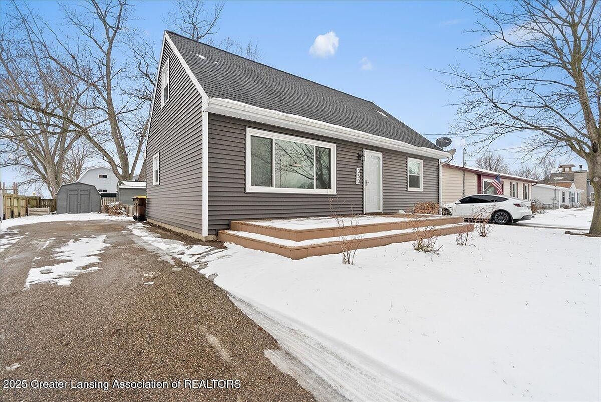 350 1st St Sunfield, MI 48890 - Thumbnail 4