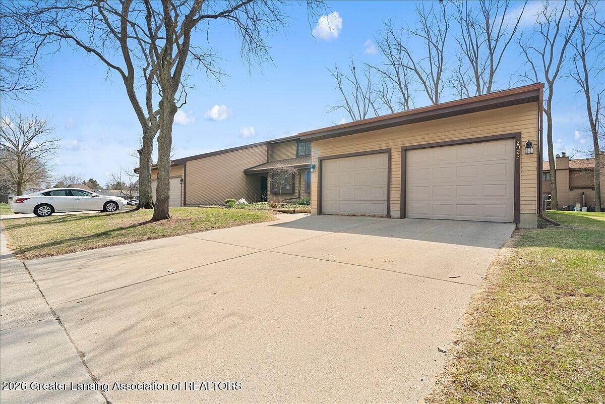 2022 E Provincial House Dr Lansing, MI 48910 - Thumbnail 4