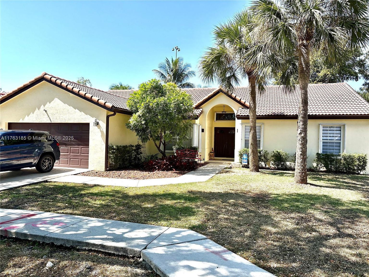 19922 NW 88th Ave Hialeah, FL 33018 - Thumbnail 4