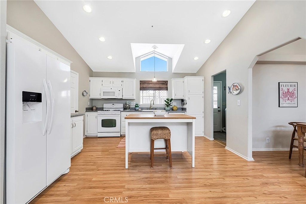 1169 Aztec Topanga, CA 90290 - Thumbnail 4