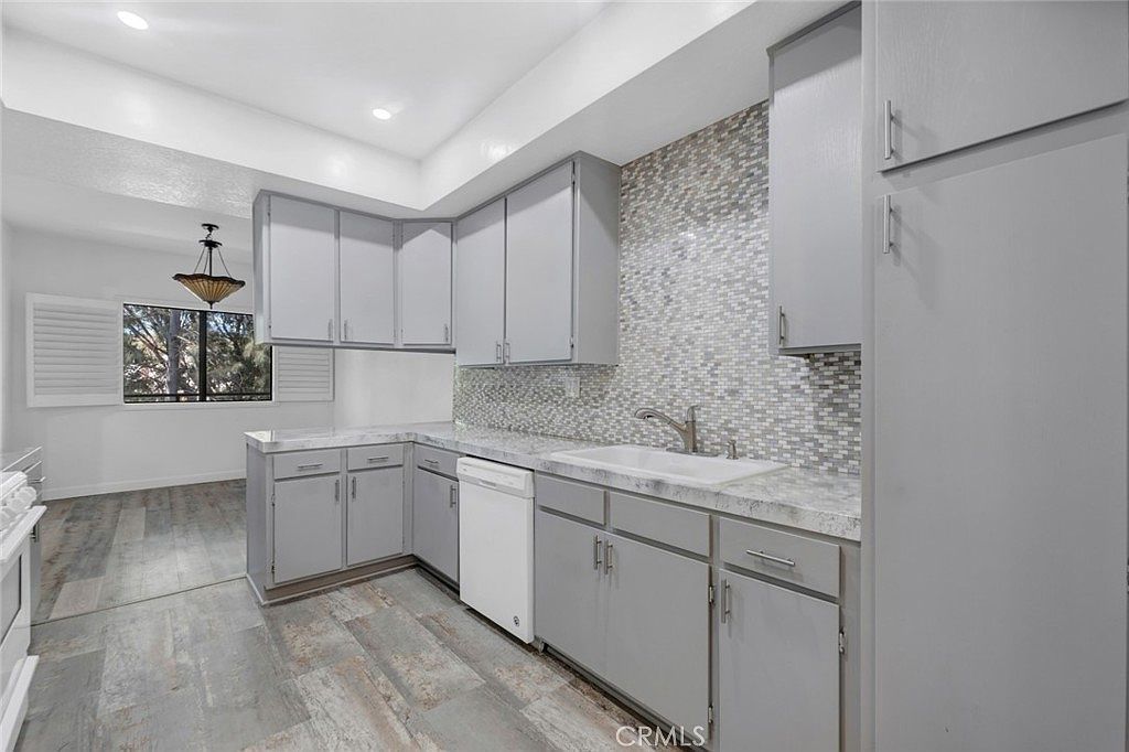 13331 Moorpark St APT 206 Sherman Oaks, CA 91423 - Thumbnail 4