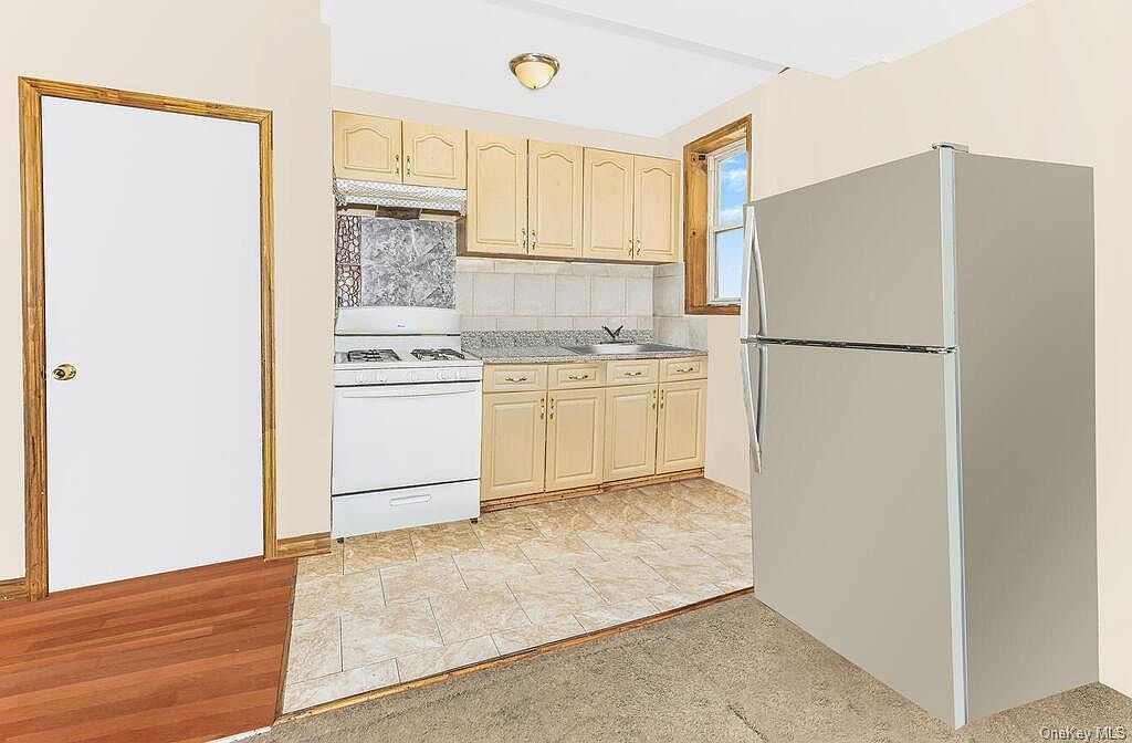 1893 Longfellow Ave Bronx, NY 10460 - Thumbnail 4