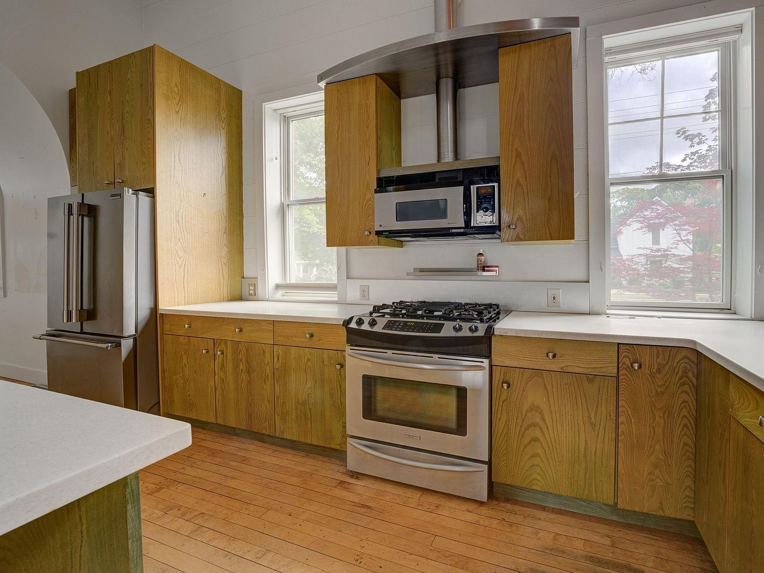 402 W 10th St Traverse City, MI 49684 - Thumbnail 4