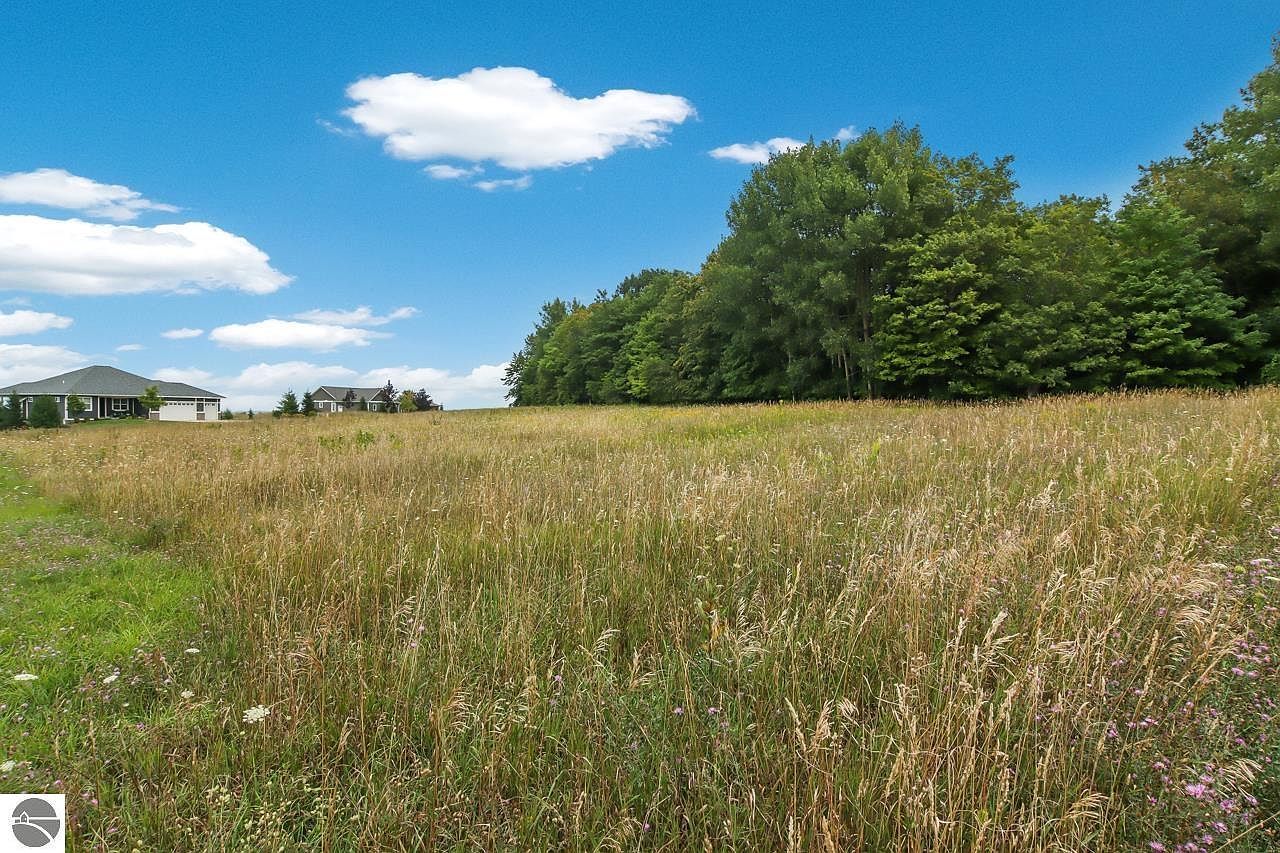 N Hoeft Rd Lake Leelanau, MI 49653 - Thumbnail 4