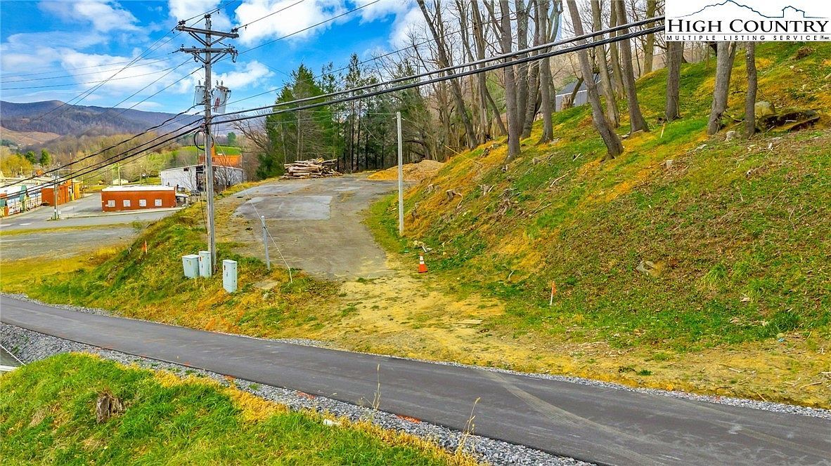 E Hamilton St West Jefferson, NC 28694 - Thumbnail 4