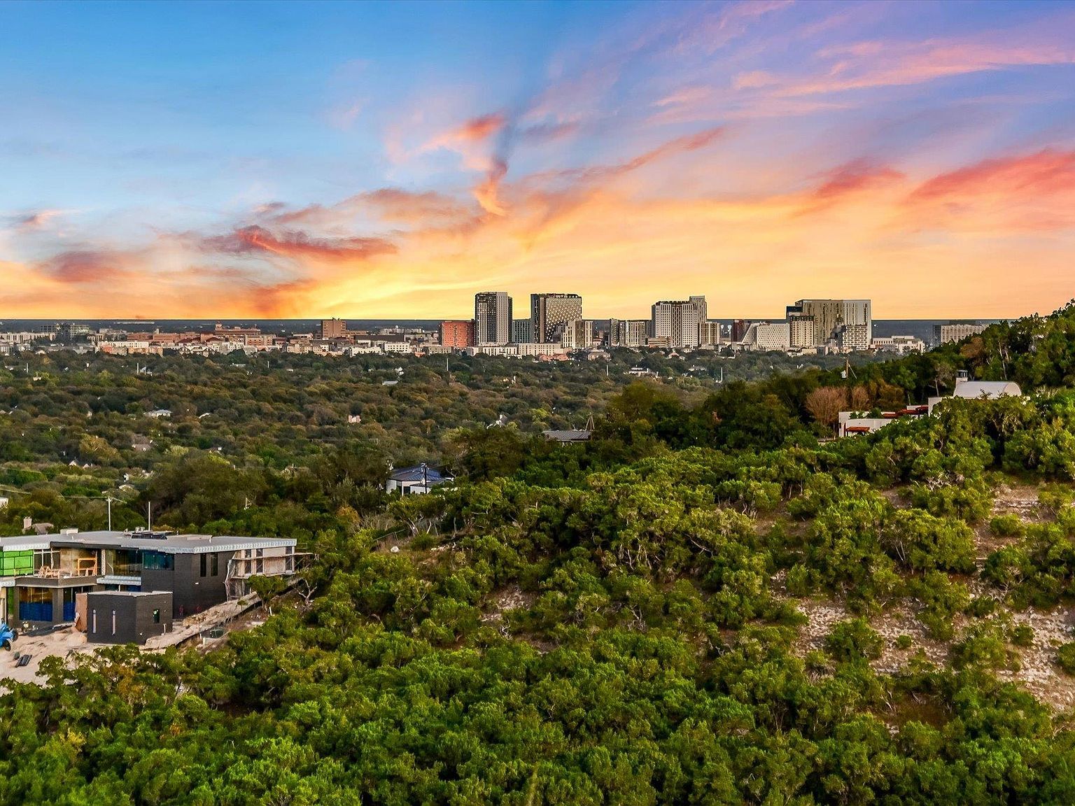 705 Windsong Trl Austin, TX 78746 - Thumbnail 4