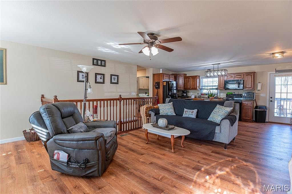 57 Hamilton Dr Cuba, MO 65453 - Thumbnail 4